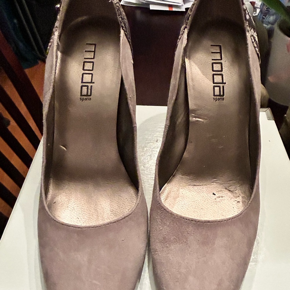 Moda Spana Women's Gray Pumps